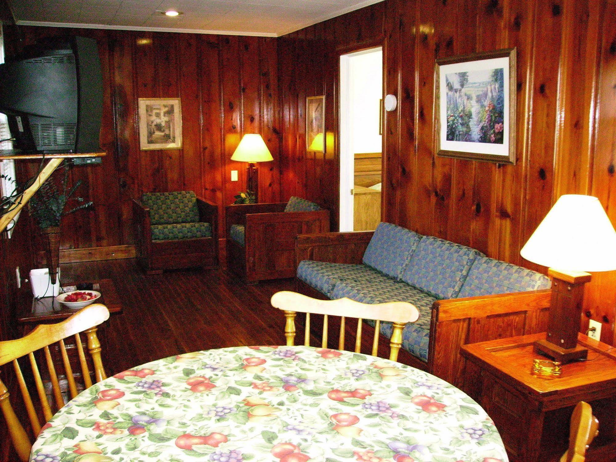 Cape Pines Motel Buxton Exteriör bild