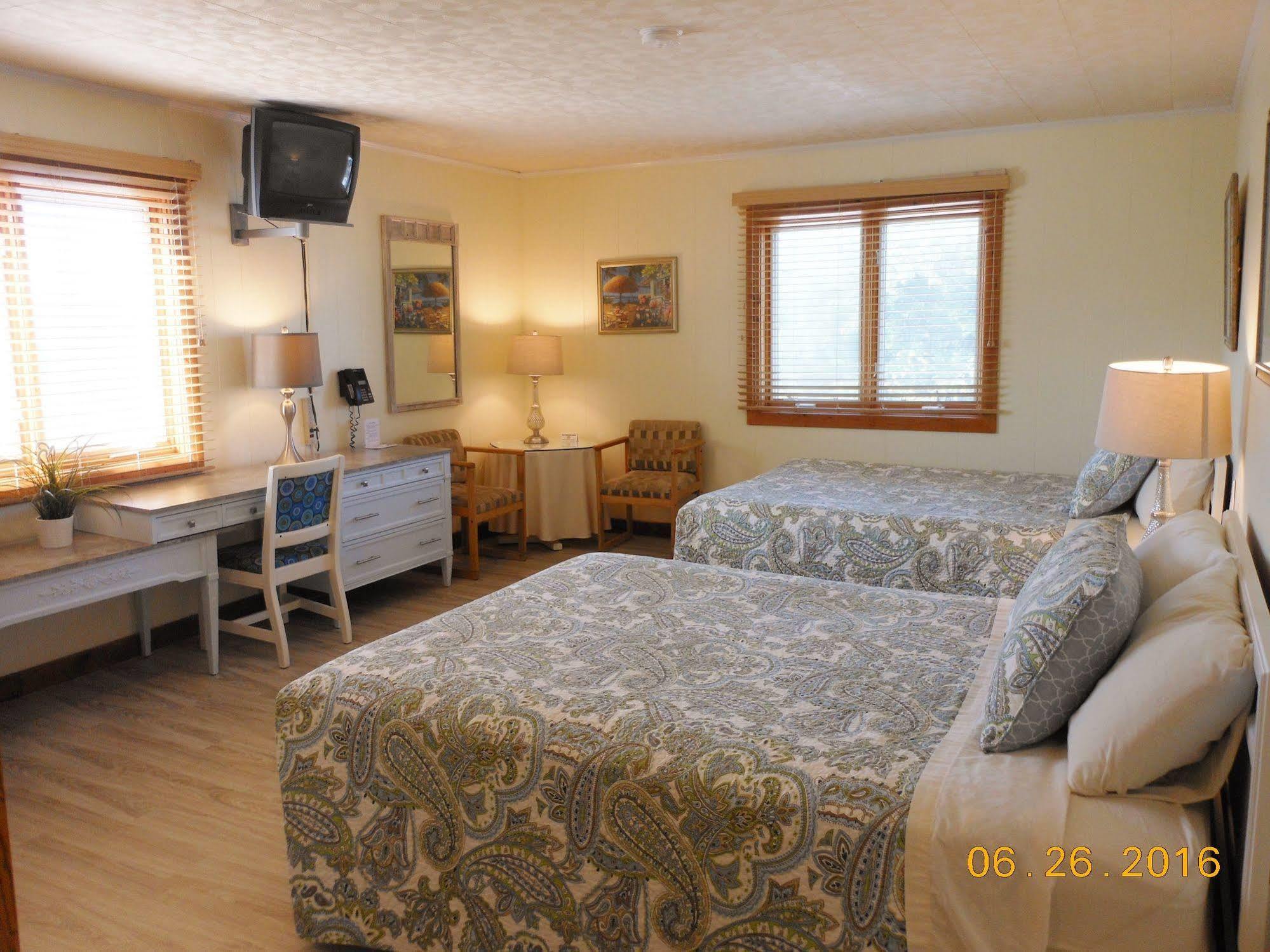 Cape Pines Motel Buxton Exteriör bild
